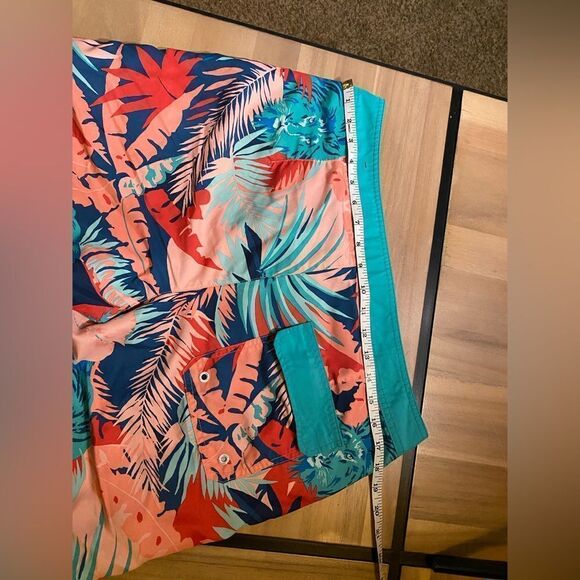 Tropical swim / board shorts - Picture 2 of 6